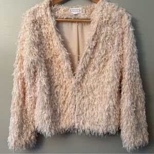 Loveriche Feather-style V-neck lightweight coat Hidden fastener Small Cream